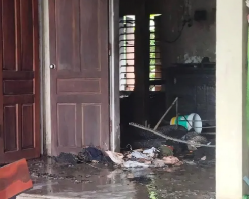 Một người đàn ông ở Hà Tĩnh mua xăng tự thiêu tại nhà riêng