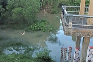 Dắt nhau đi chơi, hai chị em rơi xuống cống nước tử vong thương tâm