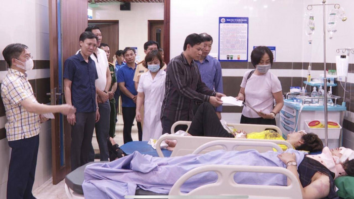 Sức khoẻ các nạn nhân trong vụ lật xe chở khách du lịch tại Phú Thọ hiện ra sao