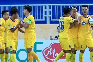Thắng cách biệt Hải Phòng, SLNA vươn lên dẫn đầu bảng xếp hạng