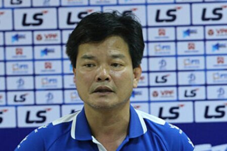 HLV Văn Sỹ thất vọng với công tác trọng tài ở trận hòa Sài Gòn FC