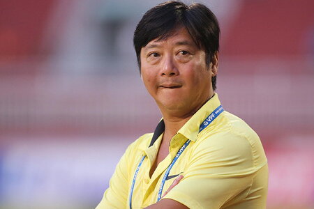 HLV Lê Huỳnh Đức chính thức tái xuất V.League, sẵn sàng đối đầu Kiatisak