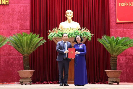 Chủ tịch Bình Định Nguyễn Phi Long làm bí thư Tỉnh ủy Hòa Bình