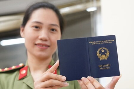 Bộ Công an sẽ ghi bổ sung nơi sinh vào hộ chiếu mới