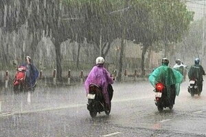 Vùng áp thấp trên Biển Đông có khả năng mạnh lên thành bão, gió giật cấp 8