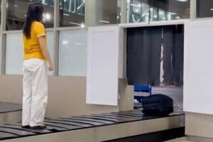 Đã xác định danh tính nữ hành khách đứng trên băng chuyền hành lý sân bay để quay clip