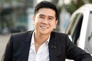 Hôm nay, Hồ Hoài Anh đến trình diện và giải trình