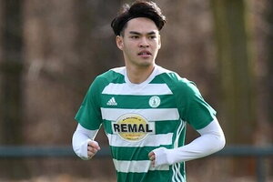 Thêm hai cầu thủ Việt Kiều về Việt Nam thi đấu