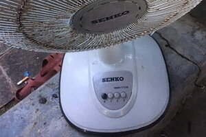 Nghi lấy muỗng inox chạm vào nút bấm quạt, bé gái 2 tuổi bị điện giật tử vong