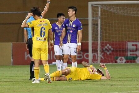 Chuyên gia chê trọng tài V.League kém chất lượng