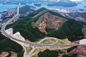 Đường cao tốc không có trạm dừng nghỉ, Bộ Giao thông Vận tải nói gì?