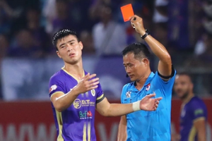 BLV Quang Tùng nói lời bất ngờ về hành động xấu xí của Duy Mạnh
