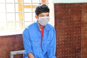Bé trai 10 tuổi bị anh cùng cha khác mẹ tạt xăng đốt đã tử vong