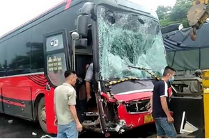 Đồng Nai: 2 xe khách tông nhau trên quốc lộ 1A, 4 người thương vong