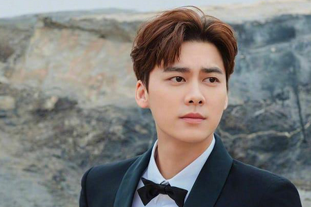 Lý Dịch Phong bị 'cấm sóng' vì nghi án mua dâm