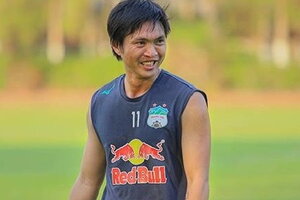 Tuấn Anh không hài lòng với công tác trọng tài ở trận hòa Bình Dương