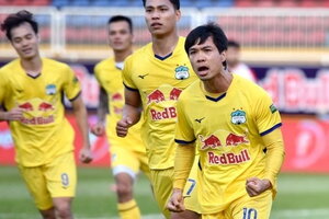 Bất ngờ với giá trị chuyển nhượng của Công Phượng, Văn Toàn theo trang quốc tế