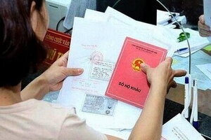 Yêu cầu bãi bỏ ngay quy định phải xuất trình sổ hộ khẩu trong các giao dịch