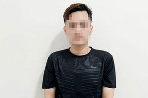 Giả gái lên mạng chat sex, lấy ảnh nóng tống tiền để mua ma túy