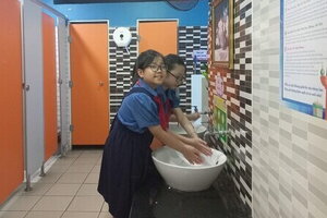 TPHCM ưu tiên kinh phí sửa chữa nhà vệ sinh trường học đúng quy chuẩn