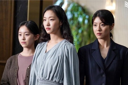 Yêu cầu Netflix gỡ phim 'Ba chị em' của Hàn Quốc vì xuyên tạc lịch sử