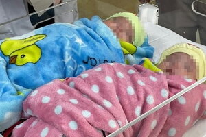 Nuôi sống thành công cặp song sinh nặng 500g, chào đời ở tuần thai thứ 25