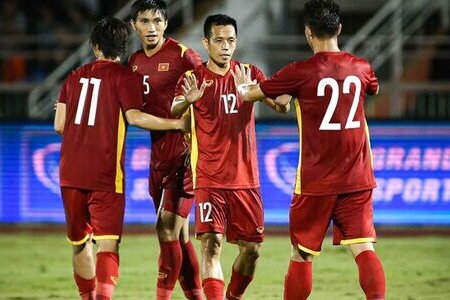 Việt Nam phản đối Singapore dùng sân cỏ nhân tạo ở AFF Cup, hội đồng AFF nói gì?