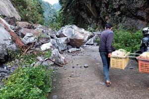 3 bản đồng bào Rục ở Quảng Bình bị cô lập do sạt lở núi đá vôi