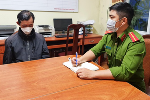 2 học sinh tiểu học bị gã đàn ông xâm hại trong nhà vệ sinh của trường