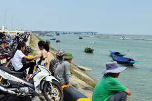 Tìm thấy thi thể cháu bé 5 tuổi rơi xuống sông Quyền mất tích
