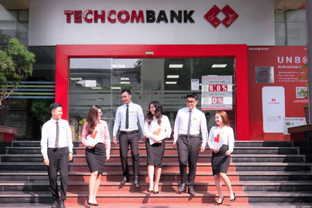 Techcombank tăng lãi suất huy động lên 8,7%/năm