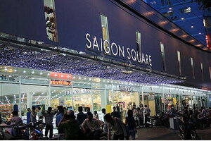 Đại bản doanh hàng 'fake' tại thiên đường mua sắm Saigon Square của thiếu gia Phan Thành