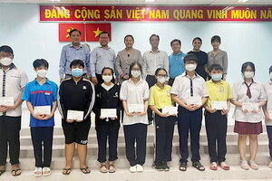 VWS tài trợ 200 triệu đồng cho học bổng Nguyễn Hữu Thọ