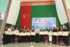 Vinh danh 60 giáo viên, học sinh, sinh viên dân tộc thiểu số tại Thừa Thiên - Huế