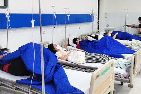 Khánh Hòa: Hàng trăm học sinh nhập viện cấp cứu, nghi bị ngộ độc thực phẩm