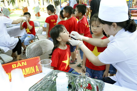 Hà Nội triển khai chiến dịch uống bổ sung vitamin A cho trẻ đợt 2 từ ngày 1/12
