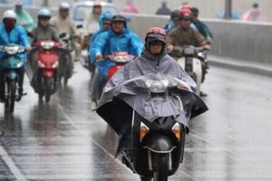 Miền Bắc tạnh ráo, Trung Bộ đón đợt mưa tầm tã dài ngày