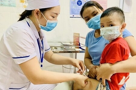 Phân bổ 434.000 liều vaccine sởi, ho gà-bạch hầu-uốn ván để tiêm chủng mở rộng cả nước
