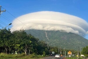 Chuyên gia giải mã hiện tượng đám mây kỳ lạ như đĩa bay bao quanh núi Bà Đen