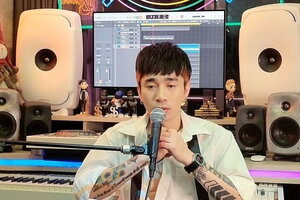 Chi Dân từng nghĩ đến cái chết vì cả mẹ và bạn gái đều bỏ anh