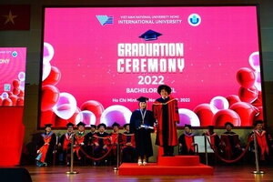 Trường Đại học Quốc tế trao huy chương vàng cho 4 sinh viên tốt nghiệp có thành tích ấn tượng nhất