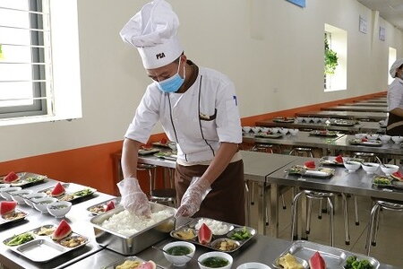 Hà Nội 'siết' đầu vào thực phẩm trường học sau vụ ngộ độc tại trường iSchool Nha Trang