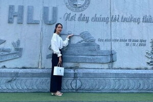 Nữ sinh dân tộc Thổ đầy nghị lực vượt khó học tập