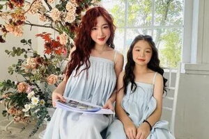 Elly Trần tạm ngừng kể chuyện góc khuất hôn nhân với chồng Tây vì bận đi kiếm tiền