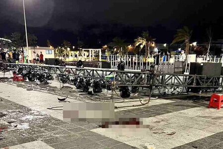 Bình Dương: Sập sân khấu nhạc nước, 6 người bị thương