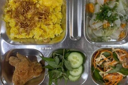 Vụ ngộ độc tại trường iSchool Nha Trang: Do cánh gà đông lạnh chưa được nấu chín