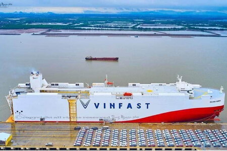 Sau tin VinFast IPO, cổ phiếu Vingroup tăng trần