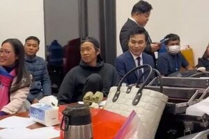 Hoài Linh để lộ diện mạo gầy xọp, tiều tụy khi hội ngộ cùng các nghệ sĩ lớn