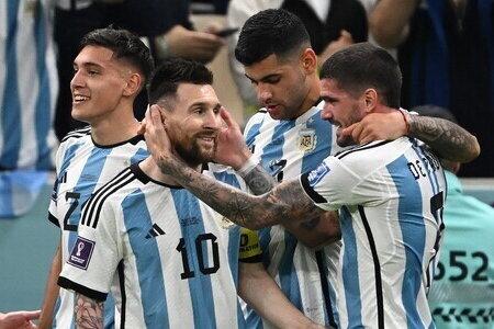 HLV Argentina dành lời có cánh cho Messi sau trận thắng Croatia