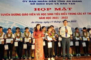 An Giang tuyên dương giáo viên và học sinh tiêu biểu năm học 2021 - 2022